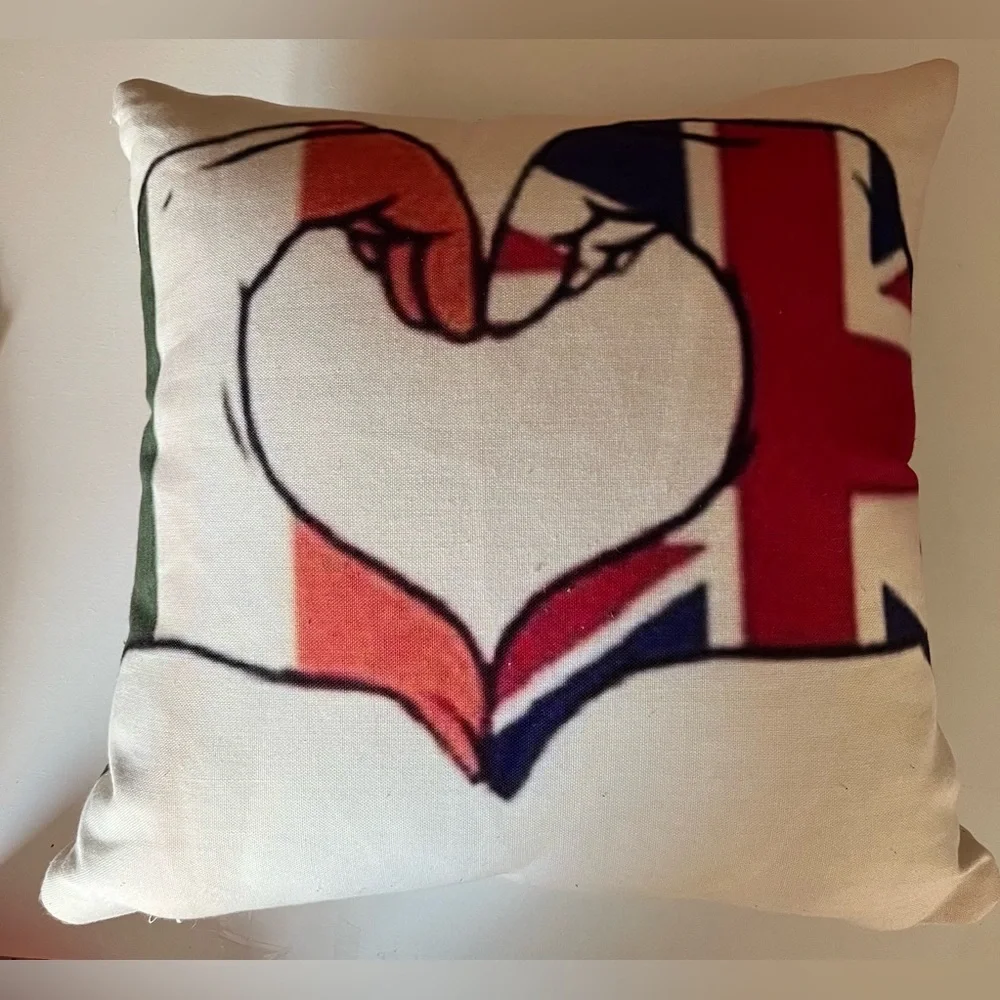 Society6 Italy 🇮🇹 ❤️ 🇬🇧 United Kingdom throw pillow decor